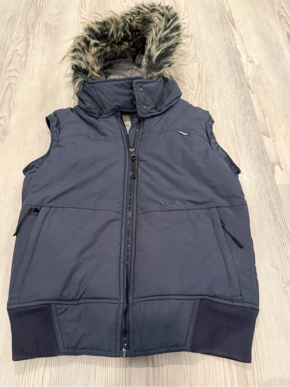 BENCH. Navy Puffer Vest, faux fur detachable hood. Zip pockets. Size Small GUC